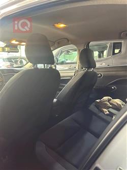 نيسان فيرسا